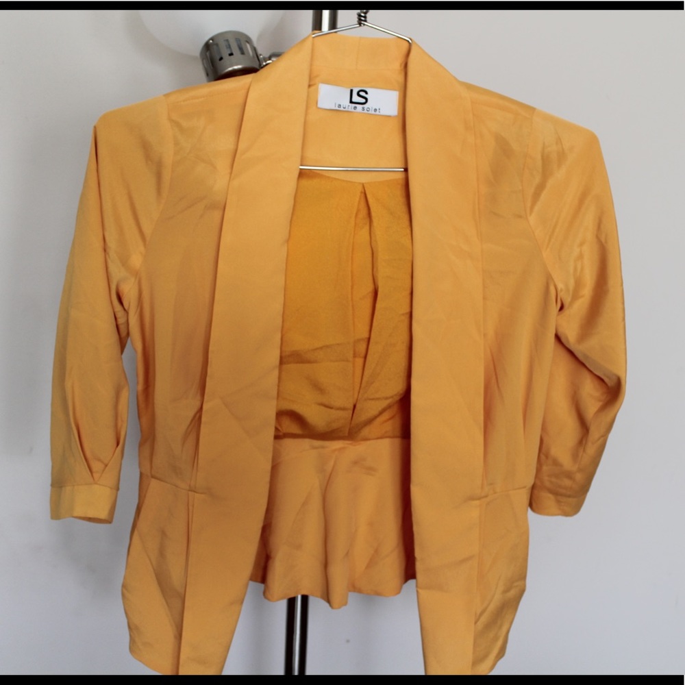 Yellow blazer